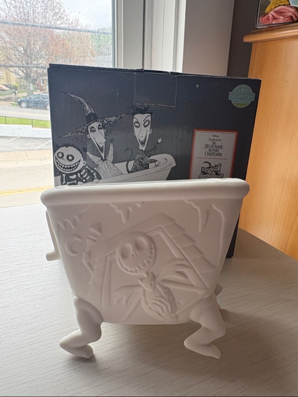 Scentsy Nightmare Before Christmas Ceramic Warmer - White